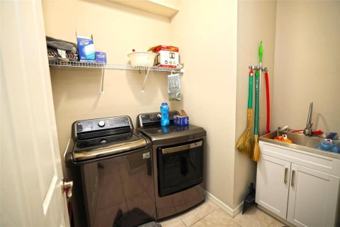 House in Venice, Florida 3 bedrooms, 152.17 sq.m. № 2094259 - photo 22