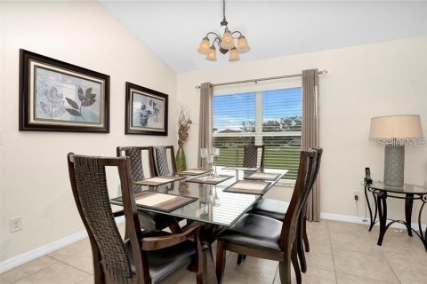 Casa en alquiler en Kissimmee, Florida, 4 dormitorios, 201.13 m2 № 2434920 - foto 3
