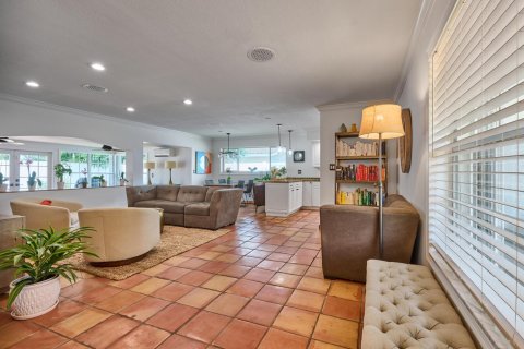 House in Boca Raton, Florida 3 bedrooms, 163.42 sq.m. № 2251048 - photo 16