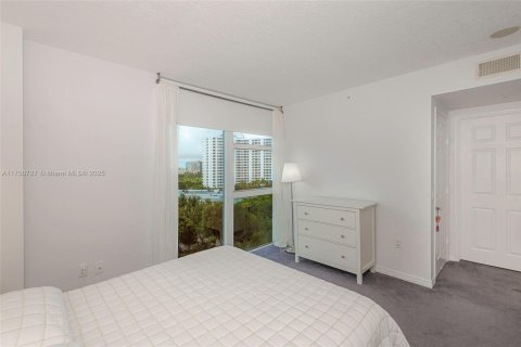 Condo in Aventura, Florida, 2 bedrooms № 2088778 - photo 21