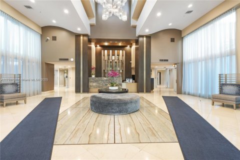 Condo in Aventura, Florida, 2 bedrooms № 2088778 - photo 29