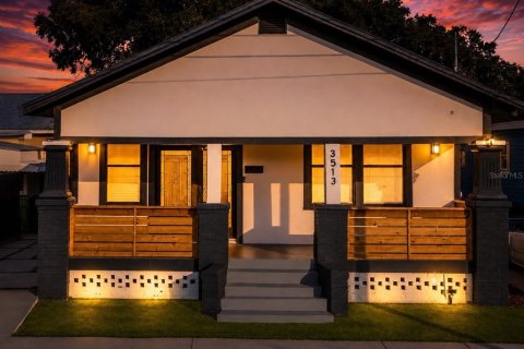 Villa ou maison à Tampa, Floride 3 chambres, 117.89 m2 № 2347904