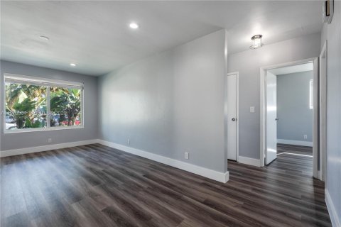 Casa en venta en Dania Beach, Florida, 3 dormitorios, 144 m2 № 2044439 - foto 17