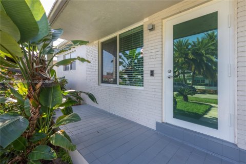Casa en venta en Dania Beach, Florida, 3 dormitorios, 144 m2 № 2044439 - foto 3