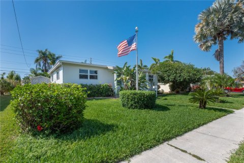 Casa en Dania Beach, Florida 3 dormitorios, 144 m2 № 2044439