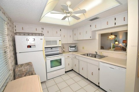Condo in Dunedin, Florida, 2 bedrooms  № 2375550 - photo 4
