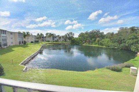 Condo in Dunedin, Florida, 2 bedrooms  № 2375550 - photo 9