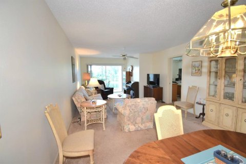 Condo in Dunedin, Florida, 2 bedrooms  № 2375550 - photo 6