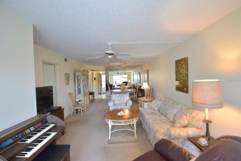 Condo in Dunedin, Florida, 2 bedrooms  № 2375550 - photo 10