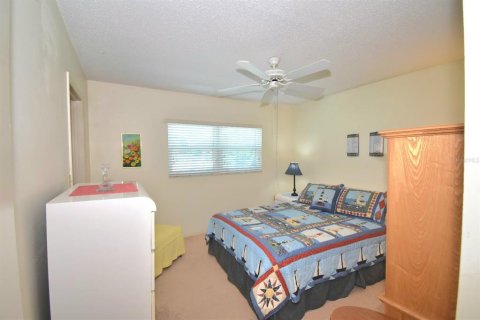 Condo in Dunedin, Florida, 2 bedrooms  № 2375550 - photo 18