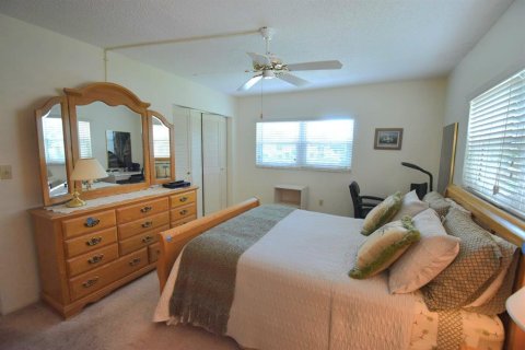 Condo in Dunedin, Florida, 2 bedrooms  № 2375550 - photo 14