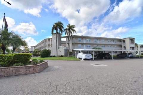 Condo in Dunedin, Florida, 2 bedrooms  № 2375550 - photo 2