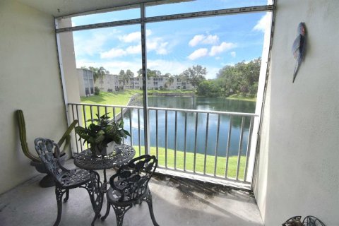 Condo in Dunedin, Florida, 2 bedrooms  № 2375550 - photo 8