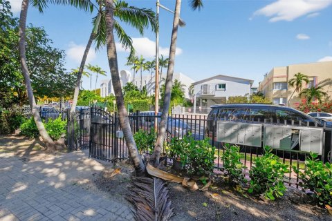 Купить кондоминиум в Майами-Бич, Флорида 2 спальни, 76.18м2, № 1982683 - фото 25