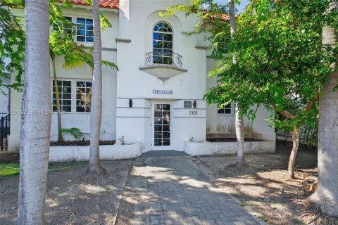 Купить кондоминиум в Майами-Бич, Флорида 2 спальни, 76.18м2, № 1982683 - фото 24