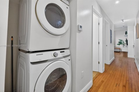 Купить кондоминиум в Майами-Бич, Флорида 2 спальни, 76.18м2, № 1982683 - фото 11