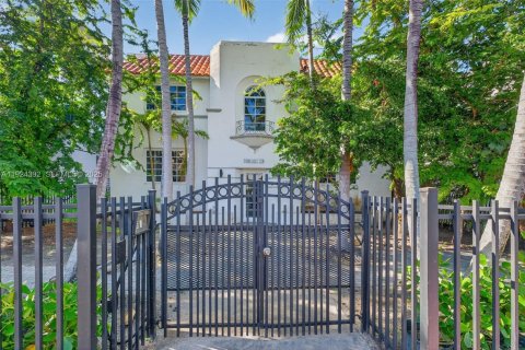 Купить кондоминиум в Майами-Бич, Флорида 2 спальни, 76.18м2, № 1982683 - фото 22