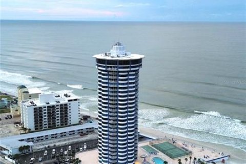 Condo in Daytona Beach, Florida, 2 bedrooms  № 1900713 - photo 24