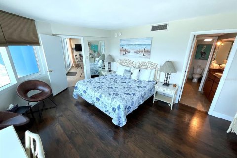 Condo in Daytona Beach, Florida, 2 bedrooms  № 1900713 - photo 18