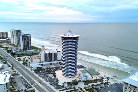 Condo in Daytona Beach, Florida, 2 bedrooms  № 1900713 - photo 21