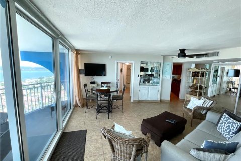 Condo in Daytona Beach, Florida, 2 bedrooms  № 1900713 - photo 2
