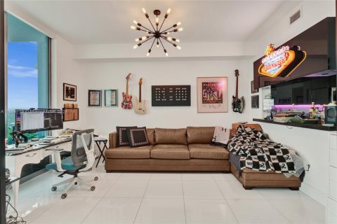 Condo in North Bay Village, Florida, 3 bedrooms  № 1710460 - photo 19