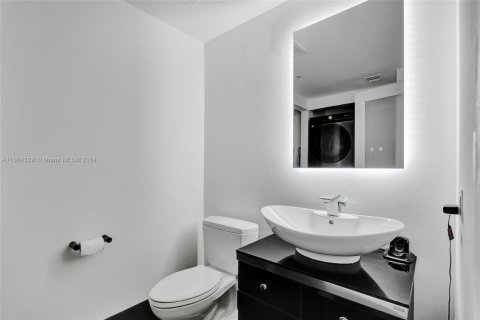 Condo in North Bay Village, Florida, 3 bedrooms  № 1710460 - photo 12
