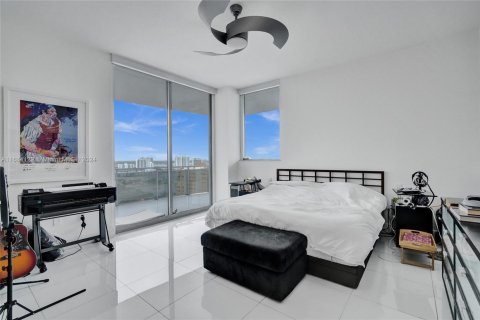 Condo in North Bay Village, Florida, 3 bedrooms  № 1710460 - photo 20