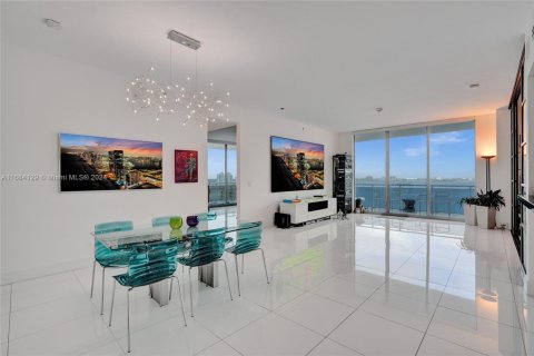 Condo in North Bay Village, Florida, 3 bedrooms  № 1710460 - photo 3