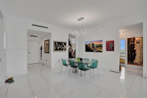 Condo in North Bay Village, Florida, 3 bedrooms  № 1710460 - photo 5