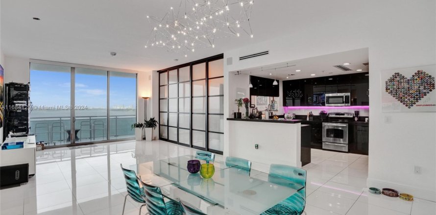 Condo in North Bay Village, Florida, 3 bedrooms  № 1710460