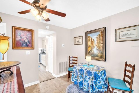 Condo in Saint Petersburg, Florida, 1 bedroom  № 1885292 - photo 5