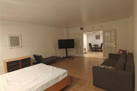 Condo in Miami, Florida  № 1980729 - photo 25