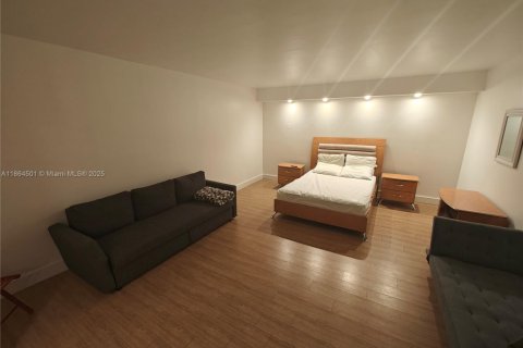 Condo in Miami, Florida  № 1980729 - photo 27