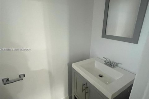 Copropriété à louer à Tamarac, Floride: 1 chambre, 69.31 m2 № 1946466 - photo 5