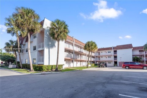 Copropriété à louer à Tamarac, Floride: 1 chambre, 69.31 m2 № 1946466 - photo 13