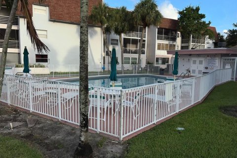 Copropriété à louer à Tamarac, Floride: 1 chambre, 69.31 m2 № 1946466 - photo 12