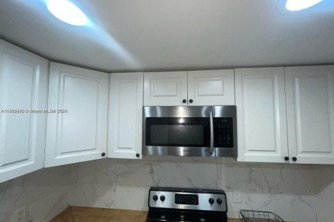 Copropriété à louer à Tamarac, Floride: 1 chambre, 69.31 m2 № 1946466 - photo 3