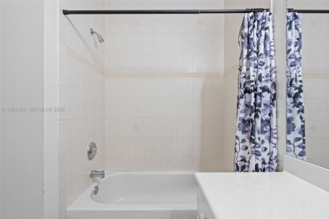 Condominio en venta en Dania Beach, Florida, 3 dormitorios, 129.69 m2 № 2056643 - foto 24