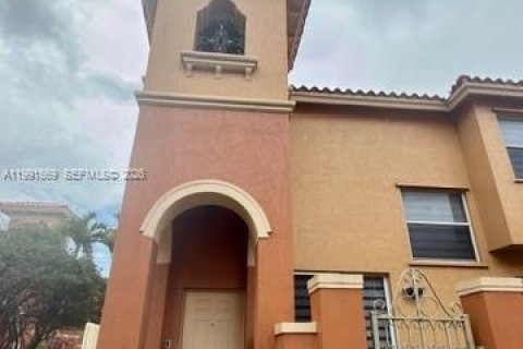 Condominio en venta en Dania Beach, Florida, 3 dormitorios, 129.69 m2 № 2056643 - foto 2