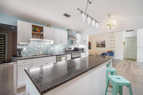 Casa en venta en Holmes Beach, Florida, 4 dormitorios, 202.81 m2 № 1724504 - foto 13