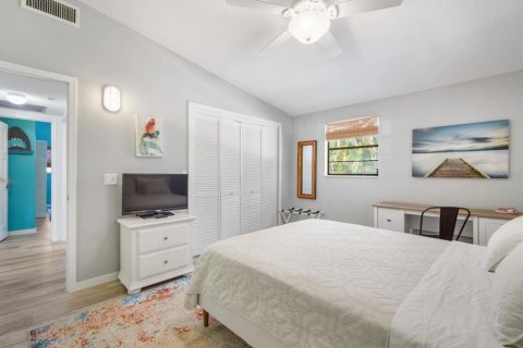 Casa en venta en Holmes Beach, Florida, 4 dormitorios, 202.81 m2 № 1724504 - foto 20