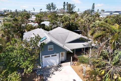 Casa en venta en Holmes Beach, Florida, 4 dormitorios, 202.81 m2 № 1724504 - foto 1