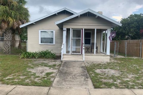 House in Saint Petersburg, Florida 2 bedrooms, 83.24 sq.m. № 239590 - photo 1