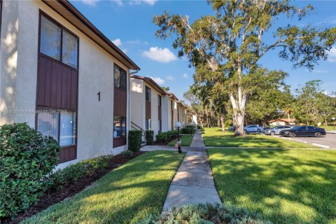 Condo in Ocala, Florida, 2 bedrooms  № 2018718 - photo 4