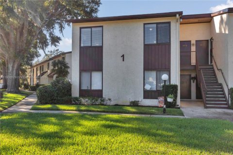 Condo in Ocala, Florida, 2 bedrooms  № 2018718 - photo 6