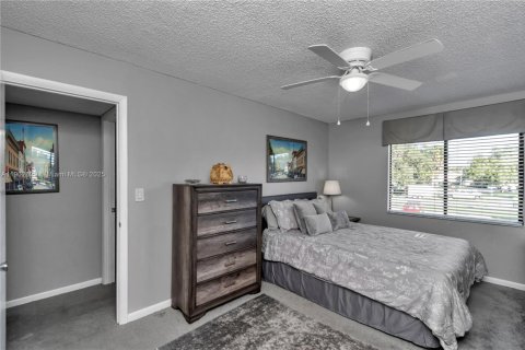 Condo in Ocala, Florida, 2 bedrooms  № 2018718 - photo 21