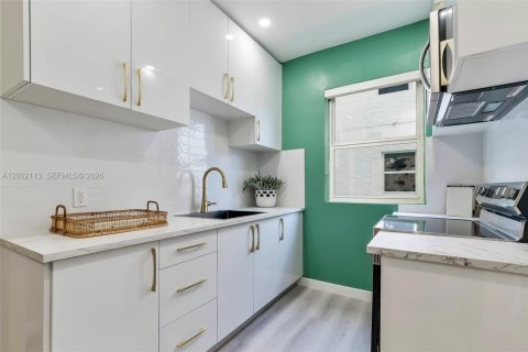 Apartment in Miami, Florida 1 bedroom, 68.38 sq.m. № 2067688 - photo 8