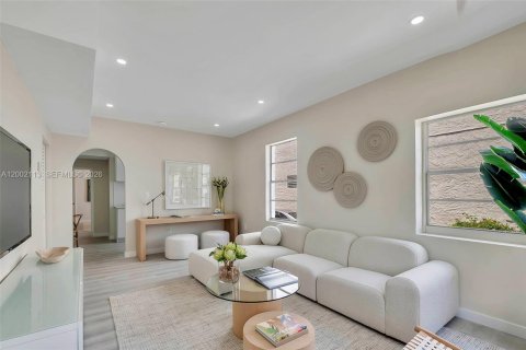 Apartment in Miami, Florida 1 bedroom, 68.38 sq.m. № 2067688