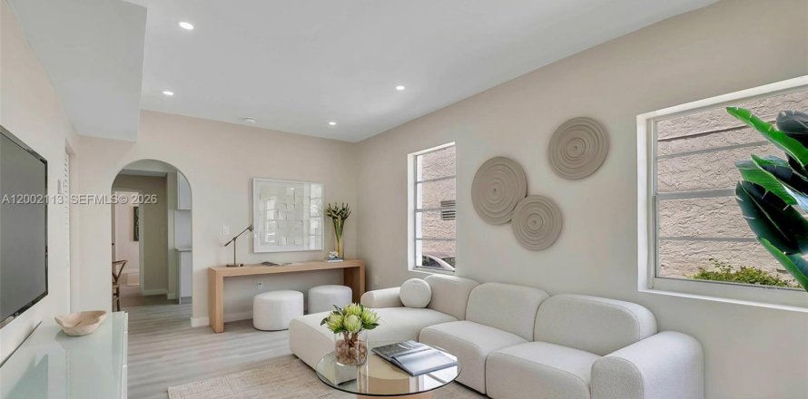 Apartment in Miami, Florida 1 bedroom, 68.38 sq.m. № 2067688